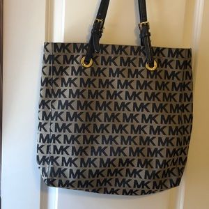 Michael Kors large tote bag. Grey/black.